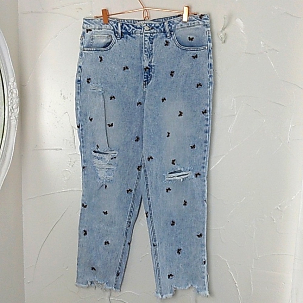Tinseltown Jeans Womens‎ Size 17   Mom Jeans Butterfly Patches Dist…